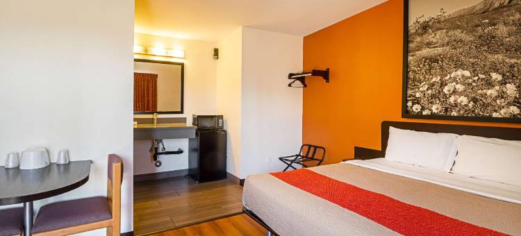 加利福尼亚希斯皮里亚 - 东 6 号汽车旅馆(Motel 6 Hesperia, CA - East)图片