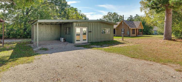 宁静的东德克萨斯度假屋！迈尼奥拉平房(Peaceful East Texas Retreat! Mineola Bungalow)图片