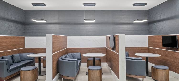 万豪万怡酒店伍德兰德(Courtyard by Marriott Woodland)图片