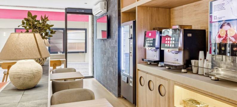 塔拉戈纳中心乌比斯住宿加早餐旅馆(B&B Hotel Tarragona Centro Urbis)图片