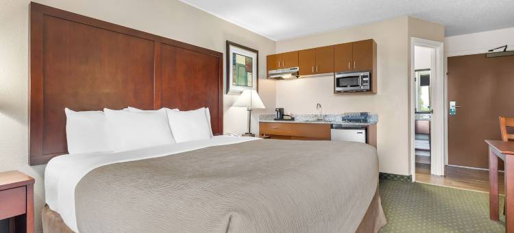 克拉克默斯 - 波特兰凯艺套房酒店(Quality Inn & Suites Clackamas - Portland)图片