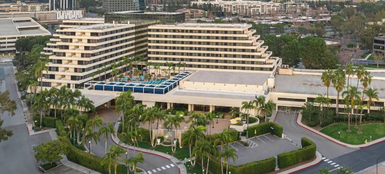 纽波特海滩万丽酒店(Renaissance Newport Beach Hotel)图片