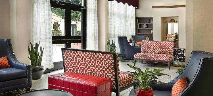 夏洛特机场希尔顿逸林酒店(DoubleTree by Hilton Charlotte Airport)图片