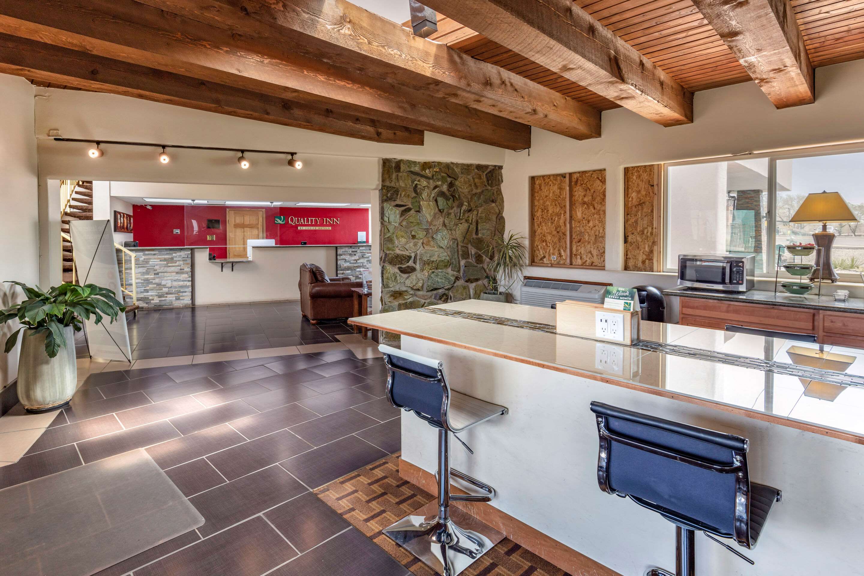 Hotel Inn Santa Fe Over view