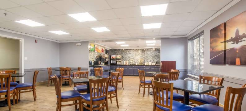 CVG机场凯艺套房酒店(Quality Inn & Suites Cvg Airport)图片