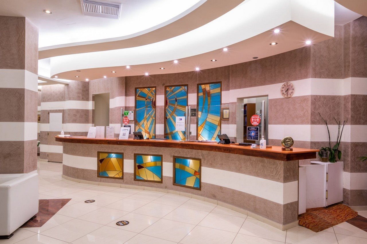 Konstantinos Palace Over view