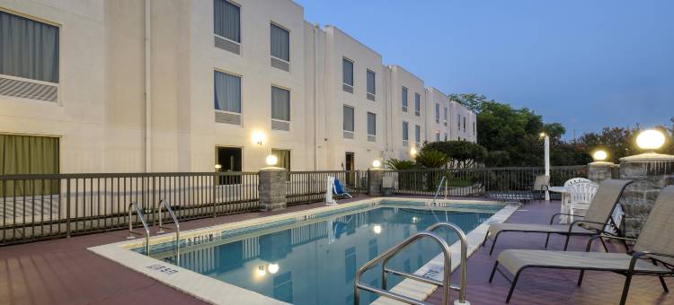 彭萨科拉展览中心红屋顶酒店(Red Roof Inn Pensacola Fairgrounds)图片