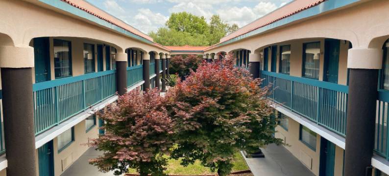 乔治亚州萨凡纳6号工作室-网关及I-95(Studio 6 Extended Stay - Savannah, GA - Gateway & I-95)图片