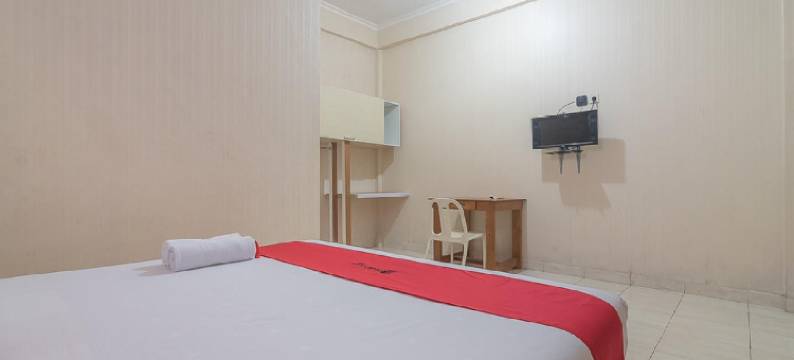 红多兹伊斯兰酒店-近巴图安帕巴士站2号(RedDoorz Syariah Near Terminal Batu Ampar 2)图片