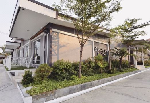 The Tamnan Pattaya Hotel & Resort Over view