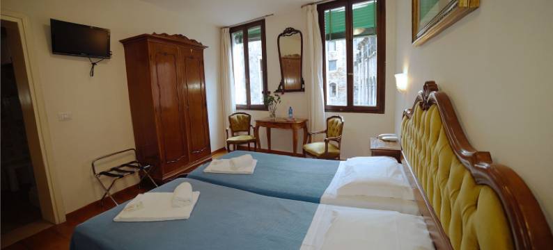 加拿大酒店(Hotel Canada)图片