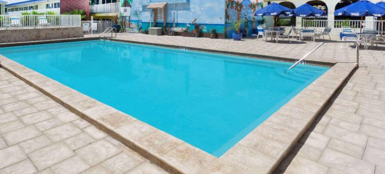 迈尔斯堡斯普林斯戴斯度假酒店(Days Inn by Wyndham Fort Myers Springs Resort)图片