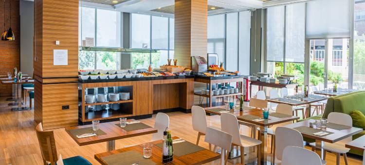 马德里昌马丁美利亚旗下酒店(Hotel Madrid Chamartín Affiliated by Meliá)图片