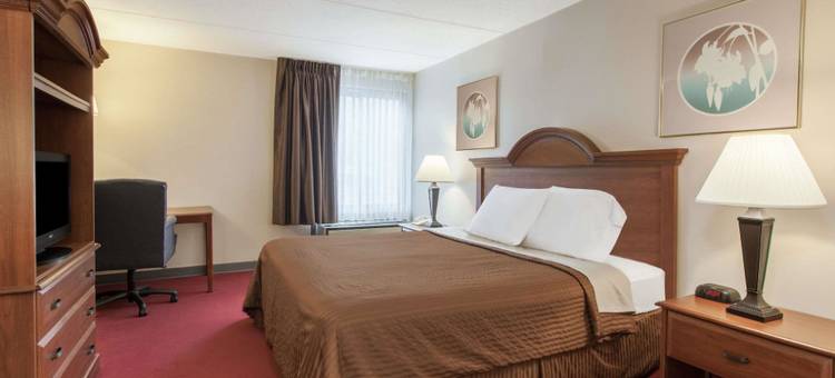 小瀑布旅行者之家套房汽车旅馆(Rodeway Inn)图片