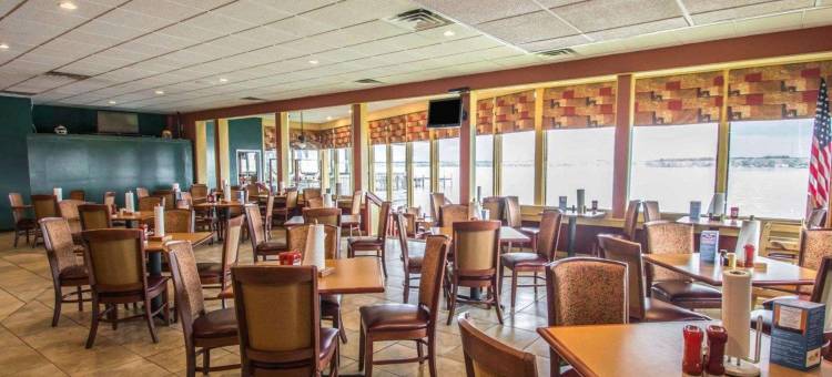 品质酒店&套房帕拉特卡河滨(Quality Inn & Suites Palatka Riverfront)图片