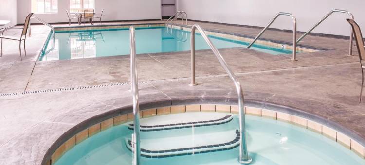 塔尔萨机场博览广场拉昆塔温德姆套房酒店(La Quinta Inn & Suites by Wyndham Tulsa Airpt / Expo Square)图片