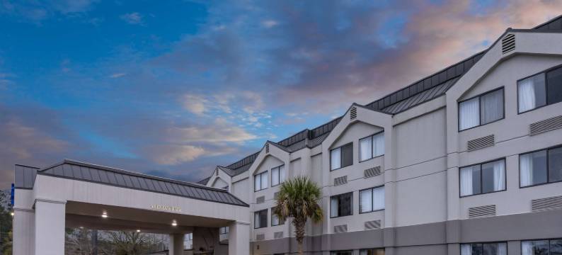 萨拉兰德温德姆呗盟酒店(Baymont by Wyndham Saraland)图片