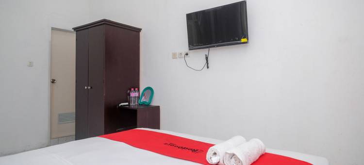 RedDoorz Near de La Salle Manado图片