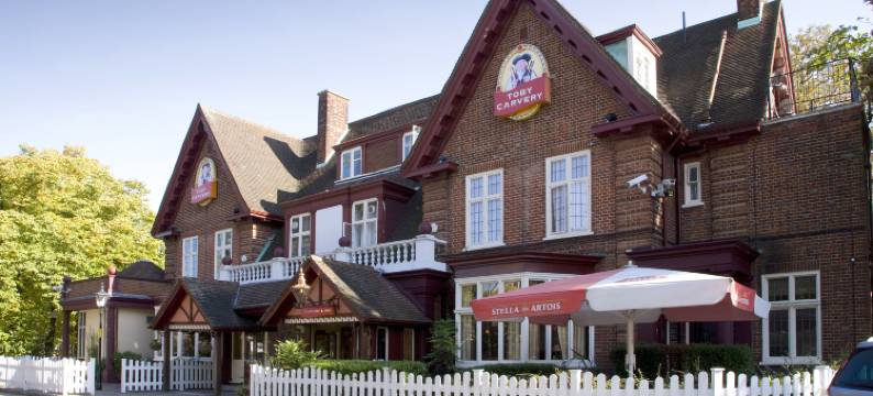 劳顿/百卡斯特山至尊旅馆(Premier Inn Loughton/Buckhurst Hill)图片