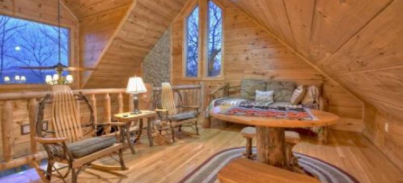 Almost Heaven Pet-Friendly Steamy Hot Tub Pool Table Firepit图片