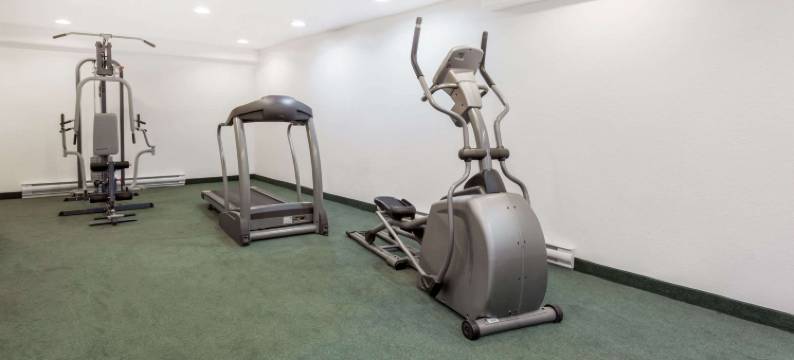 平彻溪温德姆速8酒店(Super 8 by Wyndham Pincher Creek AB)图片