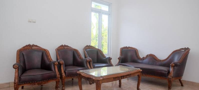 RedDoorz Syariah Near Transmart Pabelan Solo图片