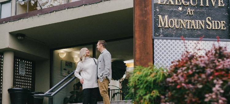 行政惠斯勒村山边旅馆酒店(Executive The Inn At Whistler Village & Mountain Side Hotel)图片