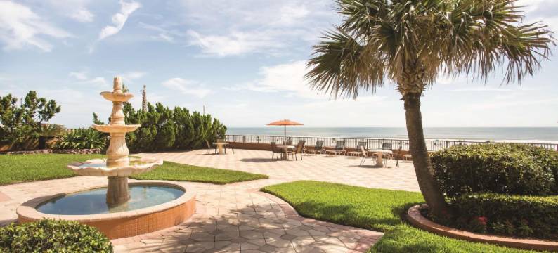代托纳比奇海滨拉昆塔温德姆套房酒店(La Quinta Inn & Suites by Wyndham Oceanfront Daytona Beach)图片
