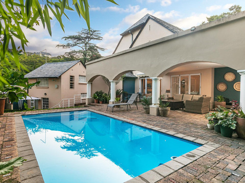 艾玛兰提亚旅馆