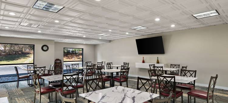 哈里斯堡/赫尔希区温德姆华美达酒店(Ramada by Wyndham Harrisburg/Hershey Area)图片