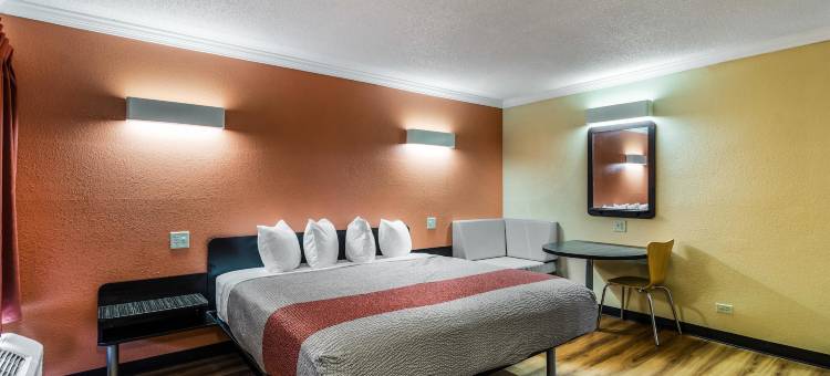 利伯蒂维尔6号汽车旅馆(Motel 6 Libertyville, IL)图片