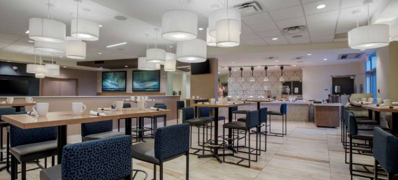 锯岭贝斯特韦斯特优质套房酒店(Best Western Plus Sawridge Suites)图片