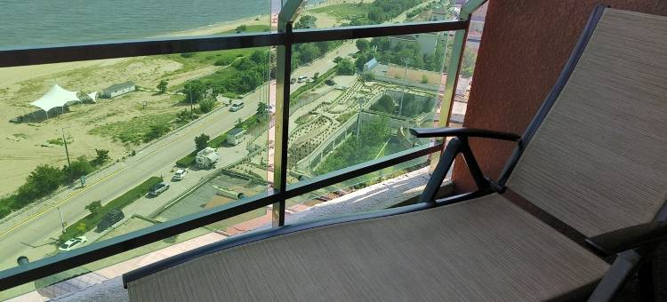 黄金海岸270度瞰海公寓(一经路分店)图片
