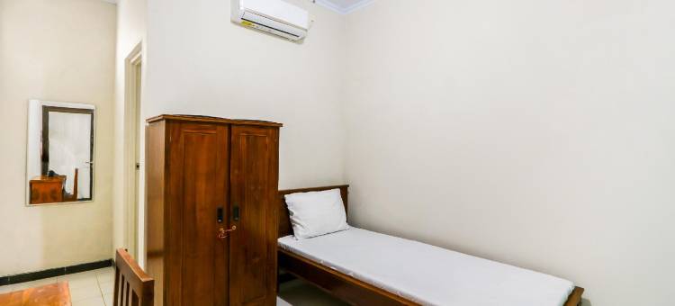 OYO Living 3187 Kost Putri Bu Chris图片