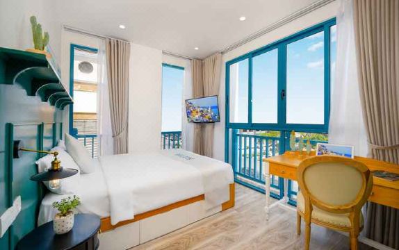 Santori Hotel and SpaHotel Overview