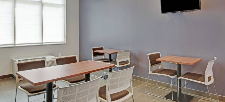 费城机场雷德利麦客达套房酒店(Microtel Inn & Suites by Wyndham Philadelphia Airport Ridley)图片