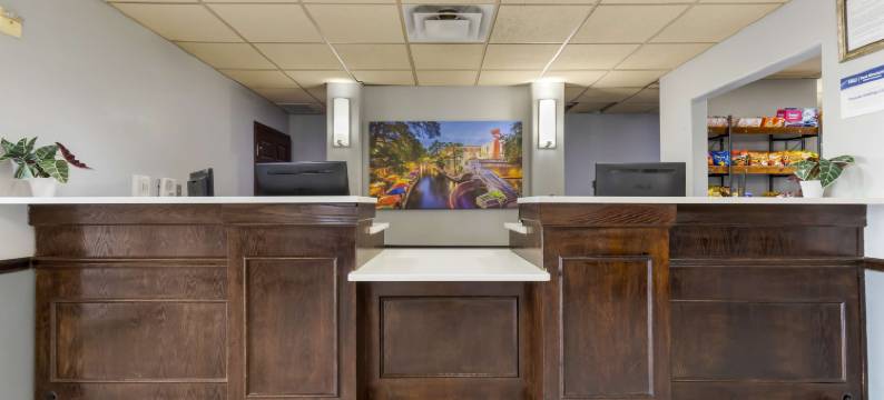 医学中心北贝斯特韦斯特套房酒店-近六旗(Best Western Medical Center North Inn  Suites Near Six Flags)图片