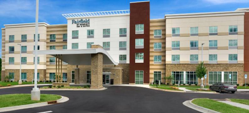斯泰茨维尔万枫酒店及套房(Fairfield Inn & Suites Statesville)图片