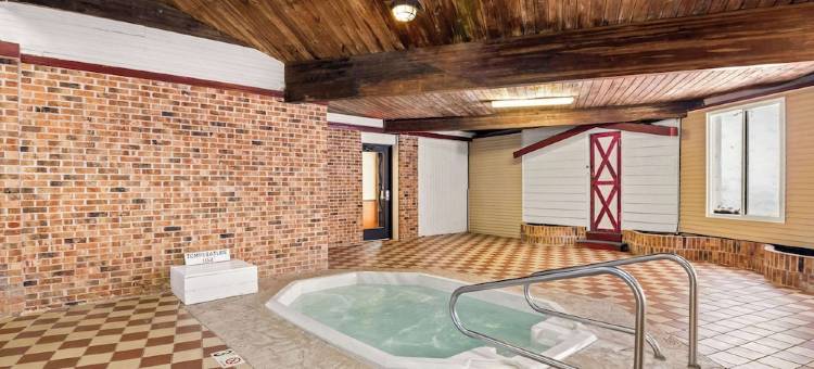 马尼斯蒂酒店(伊克诺旅馆Manistee, MI)(Econo Lodge Manistee)图片