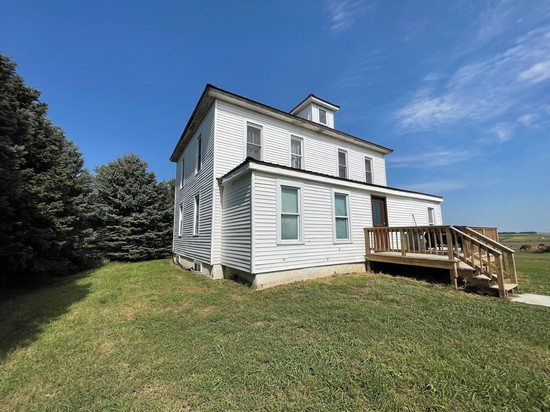 The Waechter Farmhouse: A Cozy Homestead Retreat