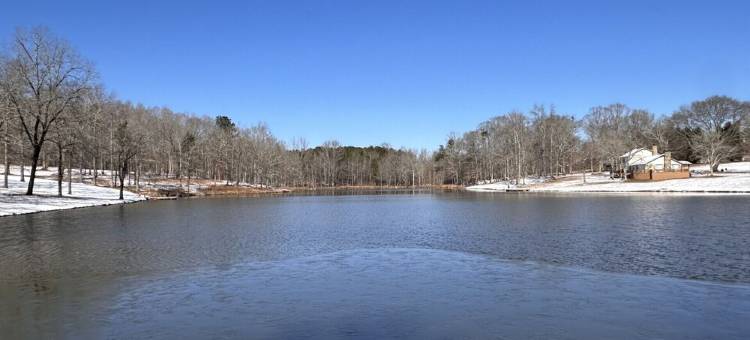 Ruth's Cottage at Addis Acres/Newly Renovated/Firepit/Private Pond/2BR/2BA/Deck图片