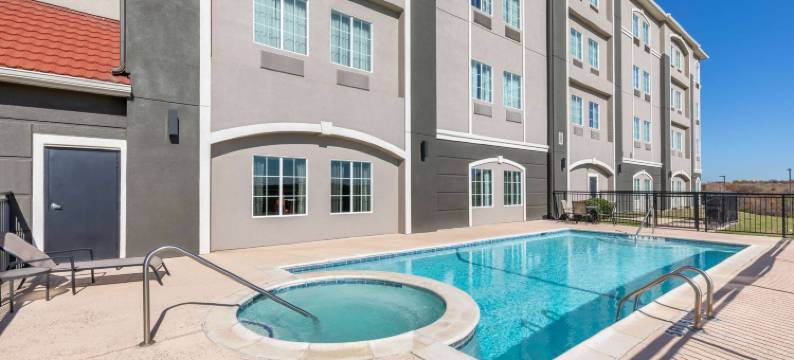 沃斯堡莱克沃思拉昆塔温德姆套房酒店(La Quinta Inn & Suites by Wyndham Fort Worth - Lake Worth)图片