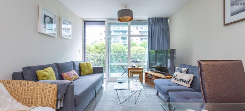 河畔公寓(Riverside Apartment)图片