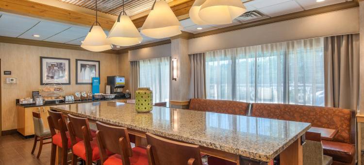 希尔顿欢朋酒店-威尔克斯伯勒(Hampton Inn Wilkesboro)图片