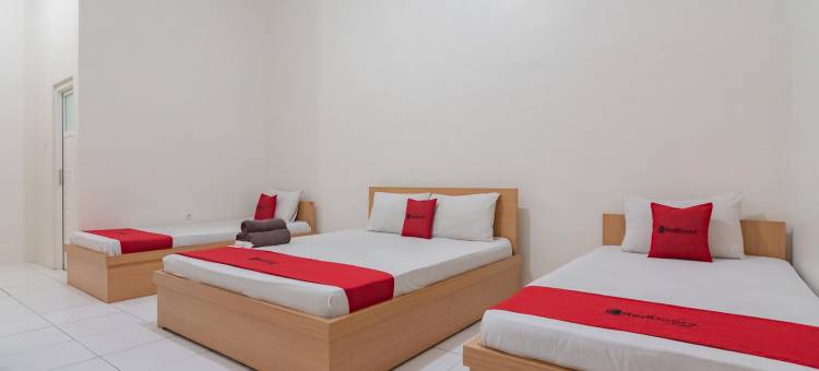 红多兹酒店-近打横锡利旺吉大学(RedDoorz Near Universitas Siliwangi Tasikmalaya)图片