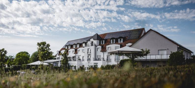 鲁格赫姆兰德酒店(Landhotel Rügheim)图片