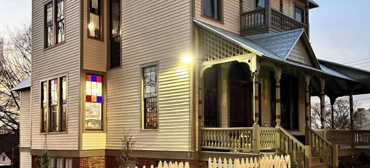 顶峰街旅馆(Summit Street Inns)图片