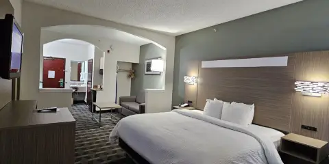 品質酒店及套房-歐文DFW機場南