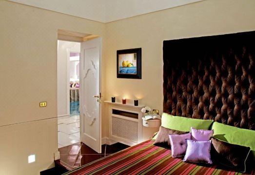 Villa LuceHotel Overview