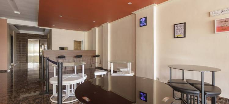 红多兹Plus酒店-帕纳库康大道(RedDoorz Plus @ Boulevard Panakkukang)图片